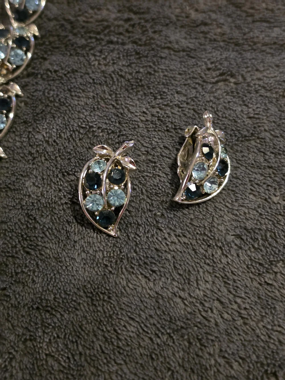 Silver-Tone Blue Crystal Leaf Necklace with Matching Earrings